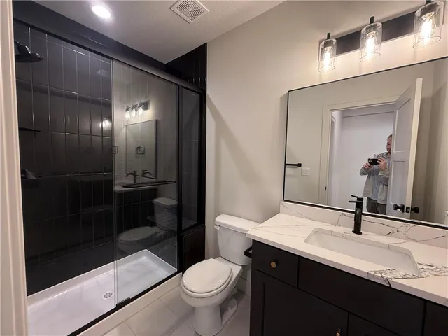 $849,000 | 4604 Northwest Luna Piena Way, Riverside, MO 64150