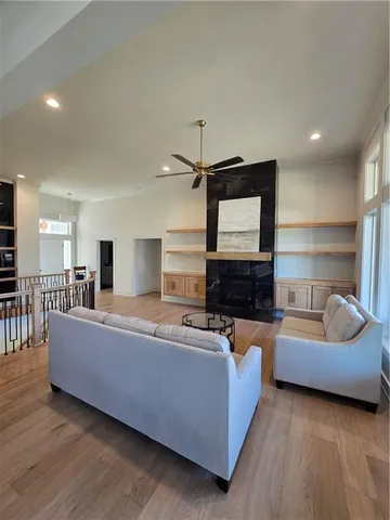 $849,000 | 4604 Northwest Luna Piena Way, Riverside, MO 64150