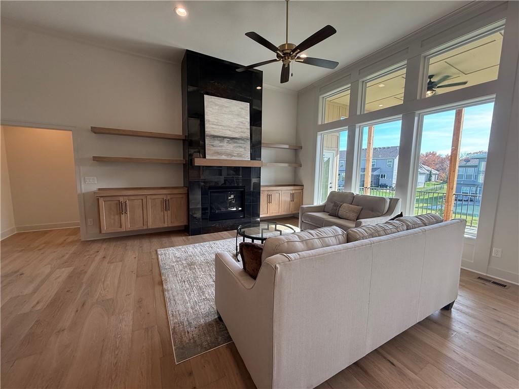 4604 Northwest Luna Piena Way Riverside, MO 64150 - Photo 6 of 35