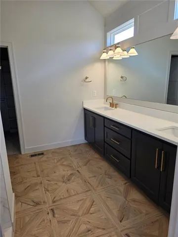 $849,000 | 4604 Northwest Luna Piena Way, Riverside, MO 64150