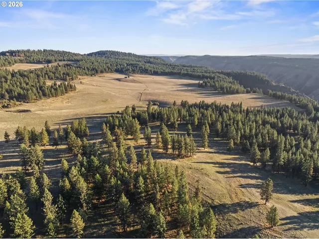 a view of ocean view