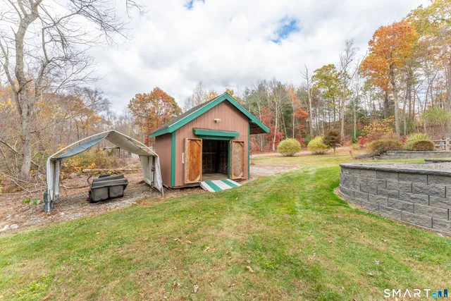 a view of outdoor space