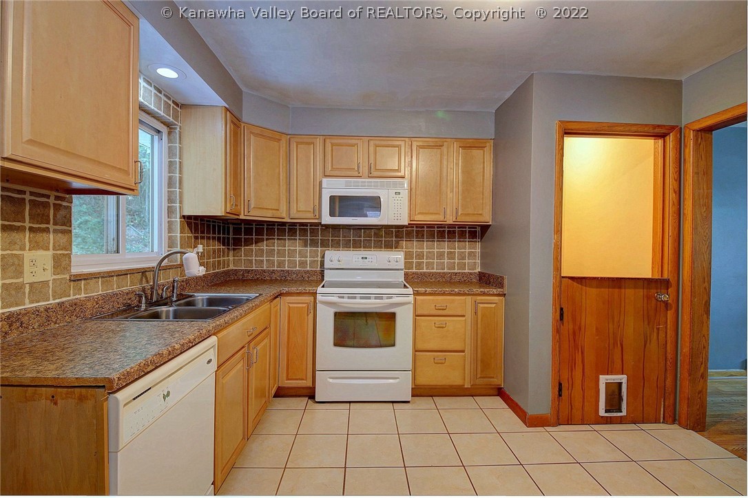 111 Hickory Road Charleston, WV 25314 - Photo 12 of 30 Gallery Image 12