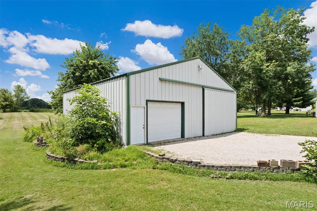 8752 Old Lebanon Troy Road Troy, IL 62294 - Photo 39 of 49