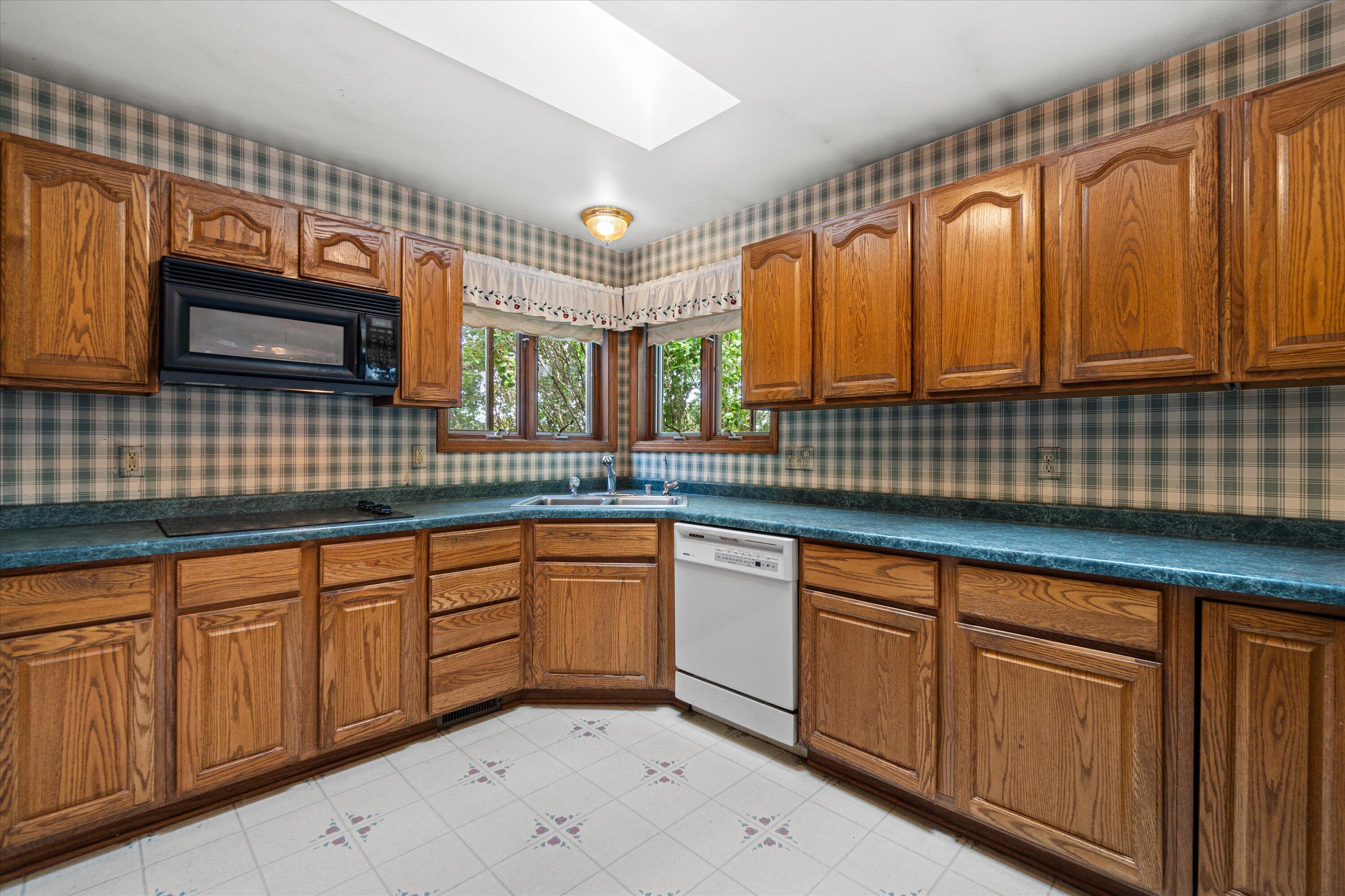 22302 Church Road Dover, WI 53139 - Photo 15 of 80 Kitchen