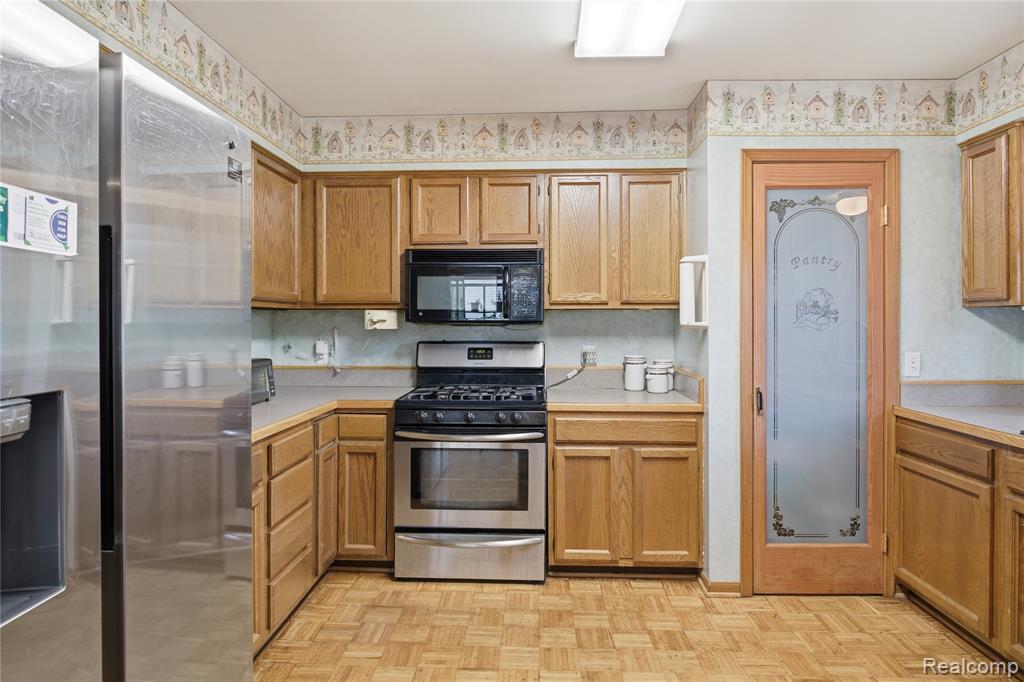 3931 Mildred Avenue Rochester Hills, MI 48309 - Photo 12 of 39