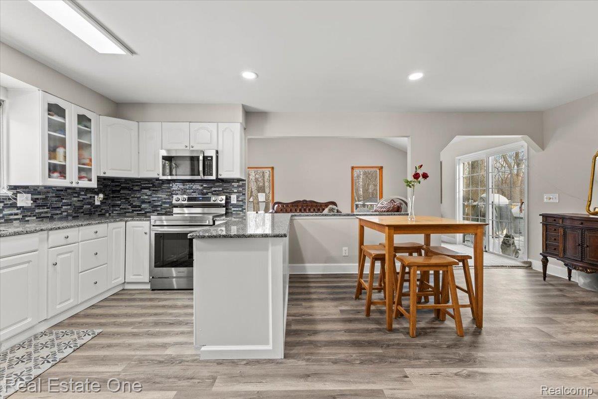 2931 Wisconsin Road Troy, MI 48083 - Photo 8 of 49 06-IMG_9641.jpg