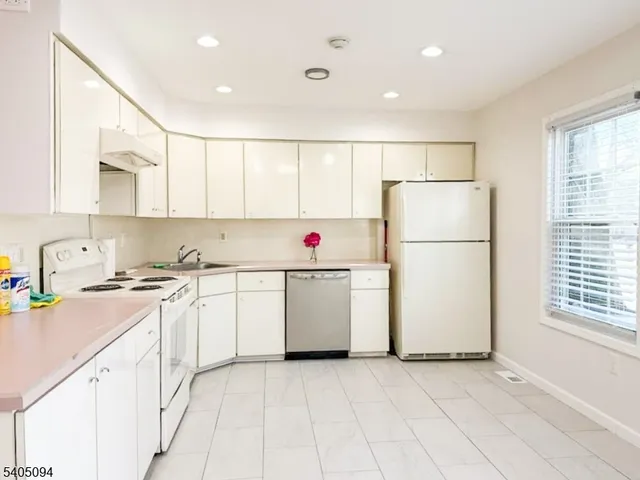 $2,600 | 167 Concordia Circle, Monroe Township, NJ 08831