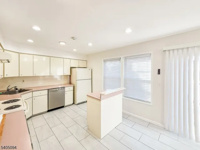 $2,600 | 167 Concordia Circle, Monroe Township, NJ 08831