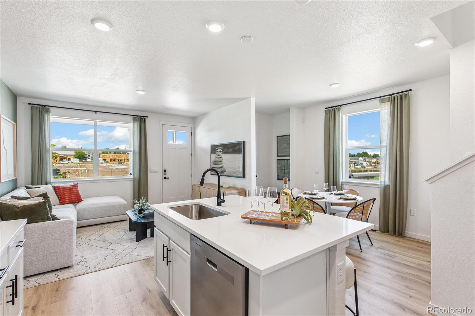 1374 South Chester Street, Unit A Denver, CO 80247 - Photo 10 of 34