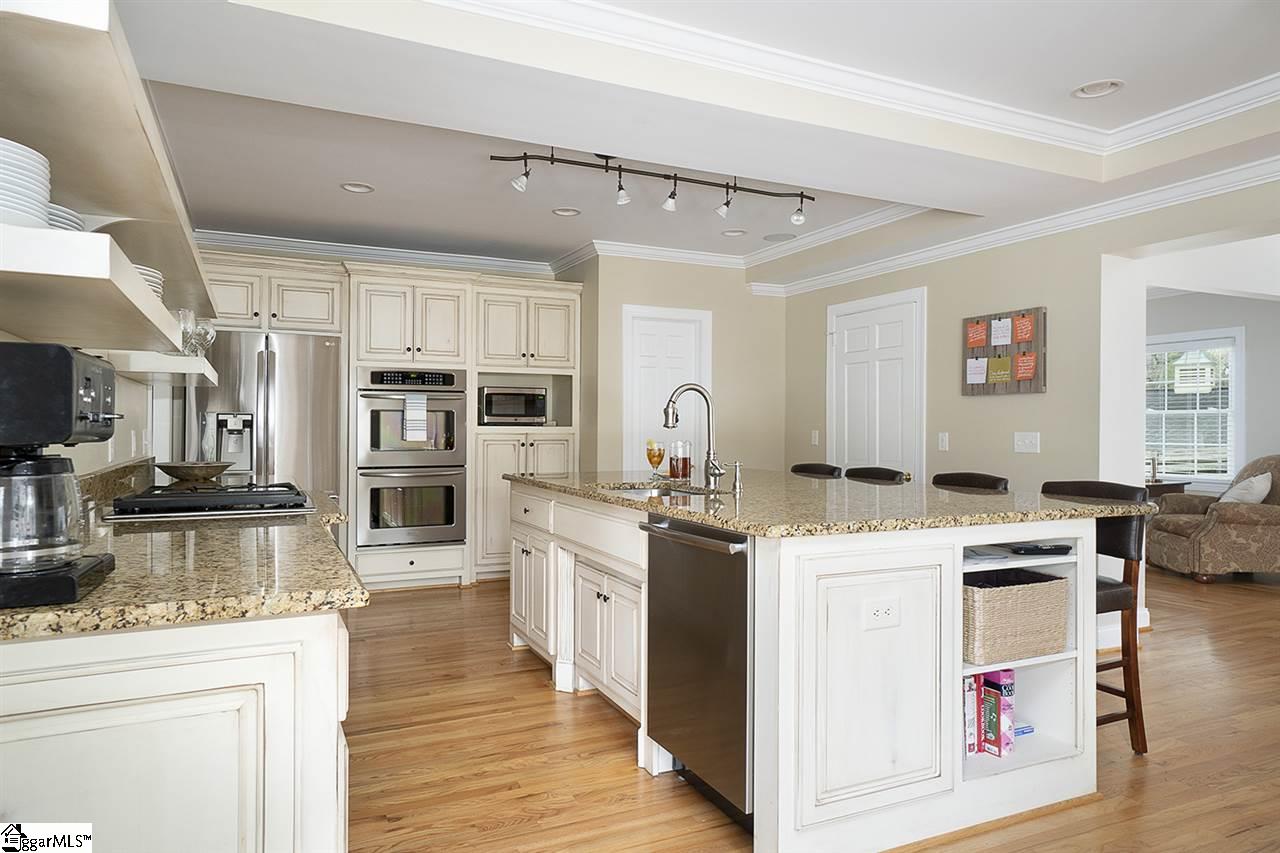 216 Sweetbriar Road Greenville, SC 29615 - Photo 16 of 34 Gallery Image 16