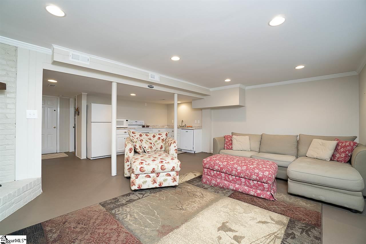 216 Sweetbriar Road Greenville, SC 29615 - Photo 32 of 34 Gallery Image 32