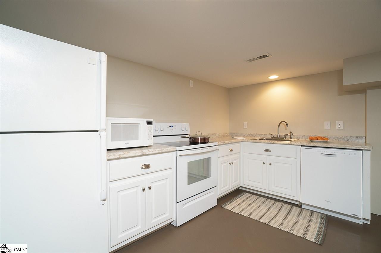 216 Sweetbriar Road Greenville, SC 29615 - Photo 33 of 34 Gallery Image 33