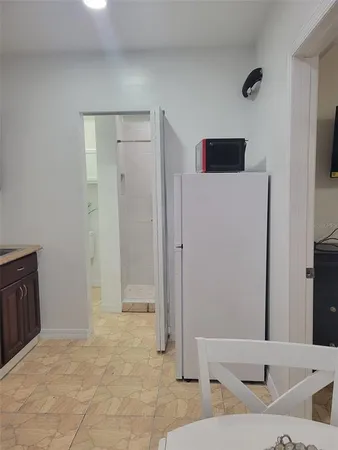 $1,200 | 531 Lakeview Court, Kissimmee, FL 34759