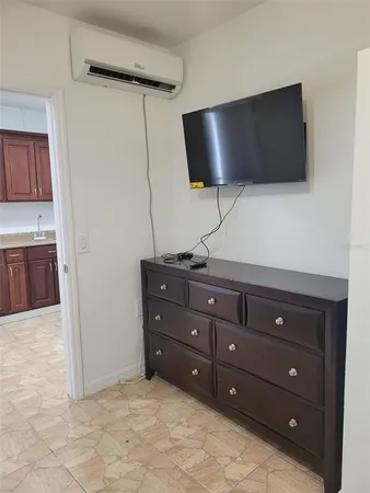 $1,200 | 531 Lakeview Court, Kissimmee, FL 34759