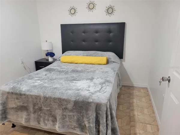 $1,200 | 531 Lakeview Court, Kissimmee, FL 34759