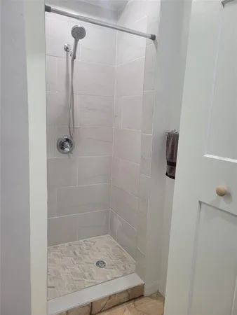 $1,200 | 531 Lakeview Court, Kissimmee, FL 34759