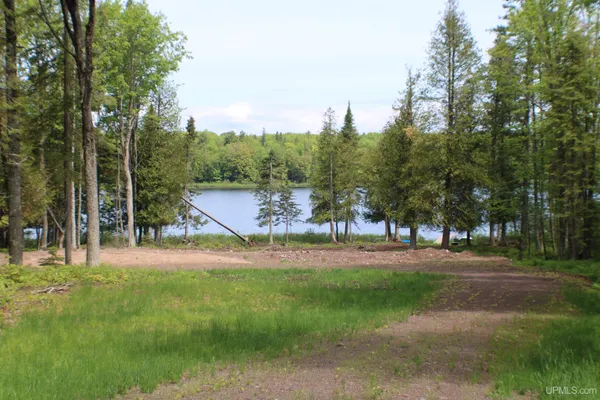 $170,000 | 31960 Keweenaw Pass, Lake Linden, MI 49945