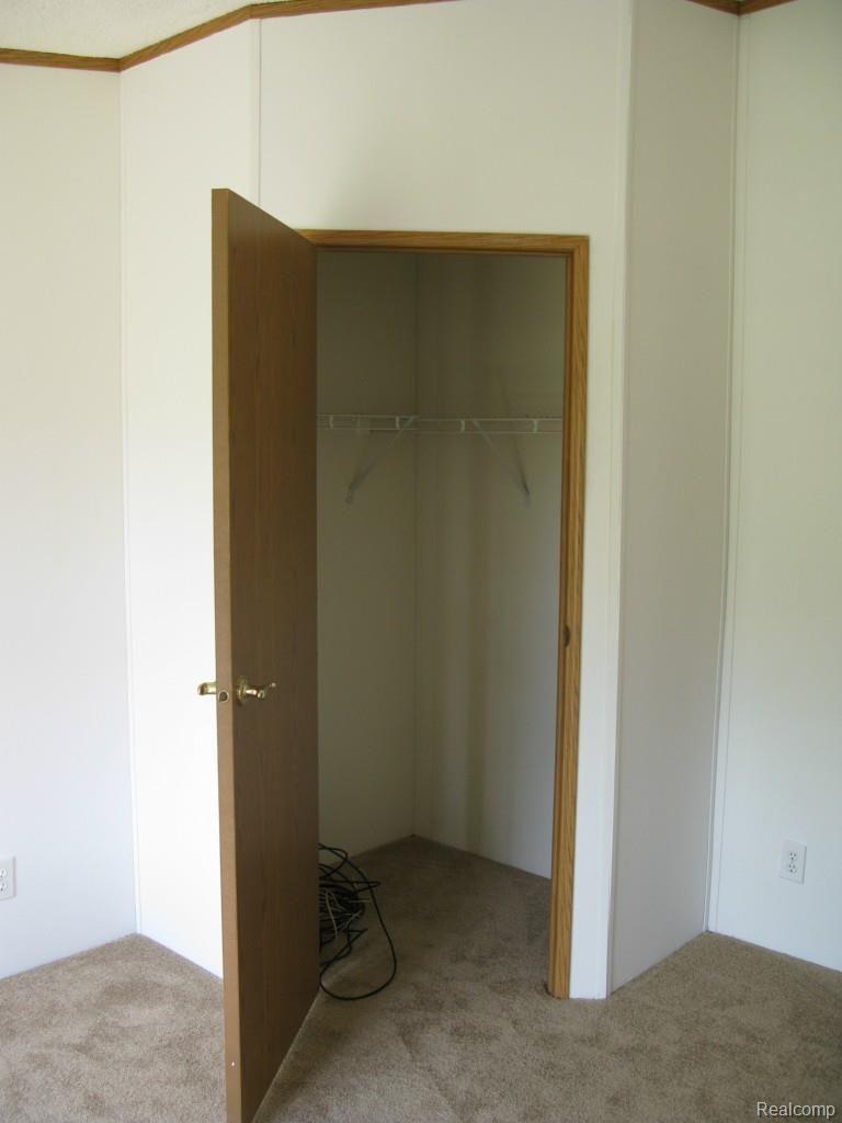 646 Capac Road Allenton, MI 48002 - Photo 14 of 35 IMG_4675.jpg