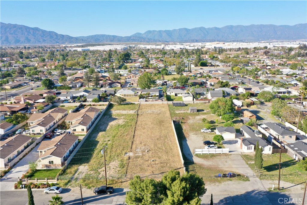 17562 Court Street Fontana, CA 92336 - Photo 15 of 16 a view of a city with ocean view