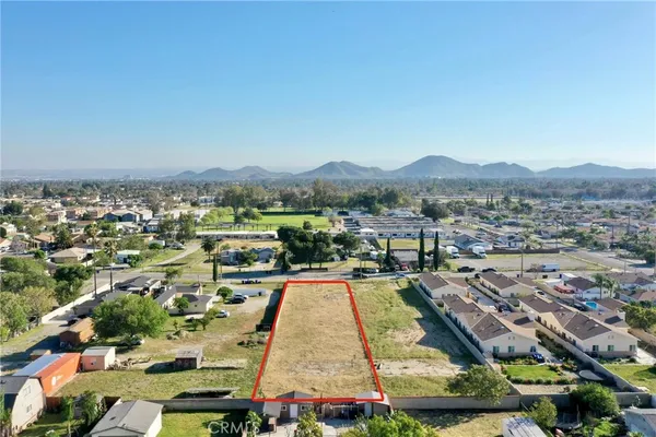 $325,000 | 17562 Court Street, Fontana, CA 92336