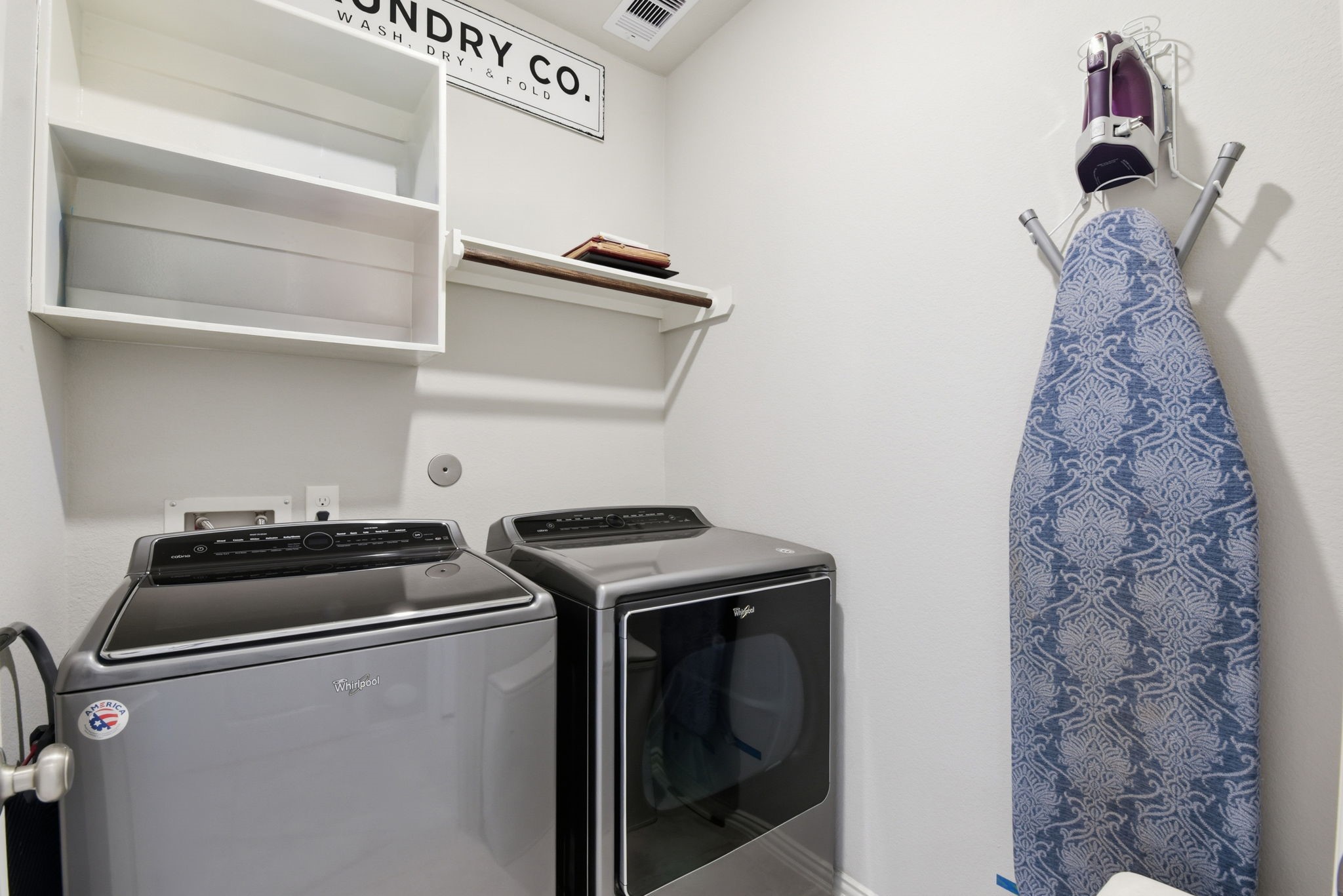 3811 Oakmist Bend Lane Spring, TX 77386 - Photo 15 of 23 a utility room with dryer and washer