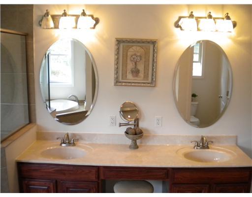 607 Arthur Road Washington, PA 15301 - Photo 11 of 18 Master Bath/Spa.