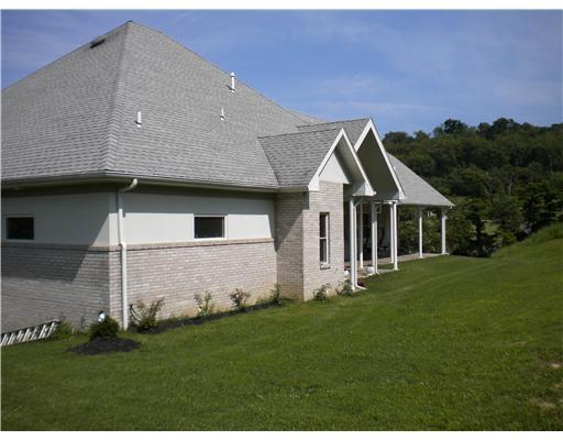 607 Arthur Road Washington, PA 15301 - Photo 3 of 18 Exterior Back.