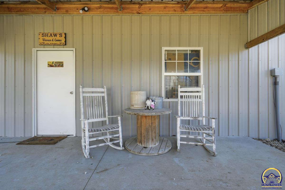 10920 South Jordan Road Wakarusa, KS 66546 - Photo 6 of 29