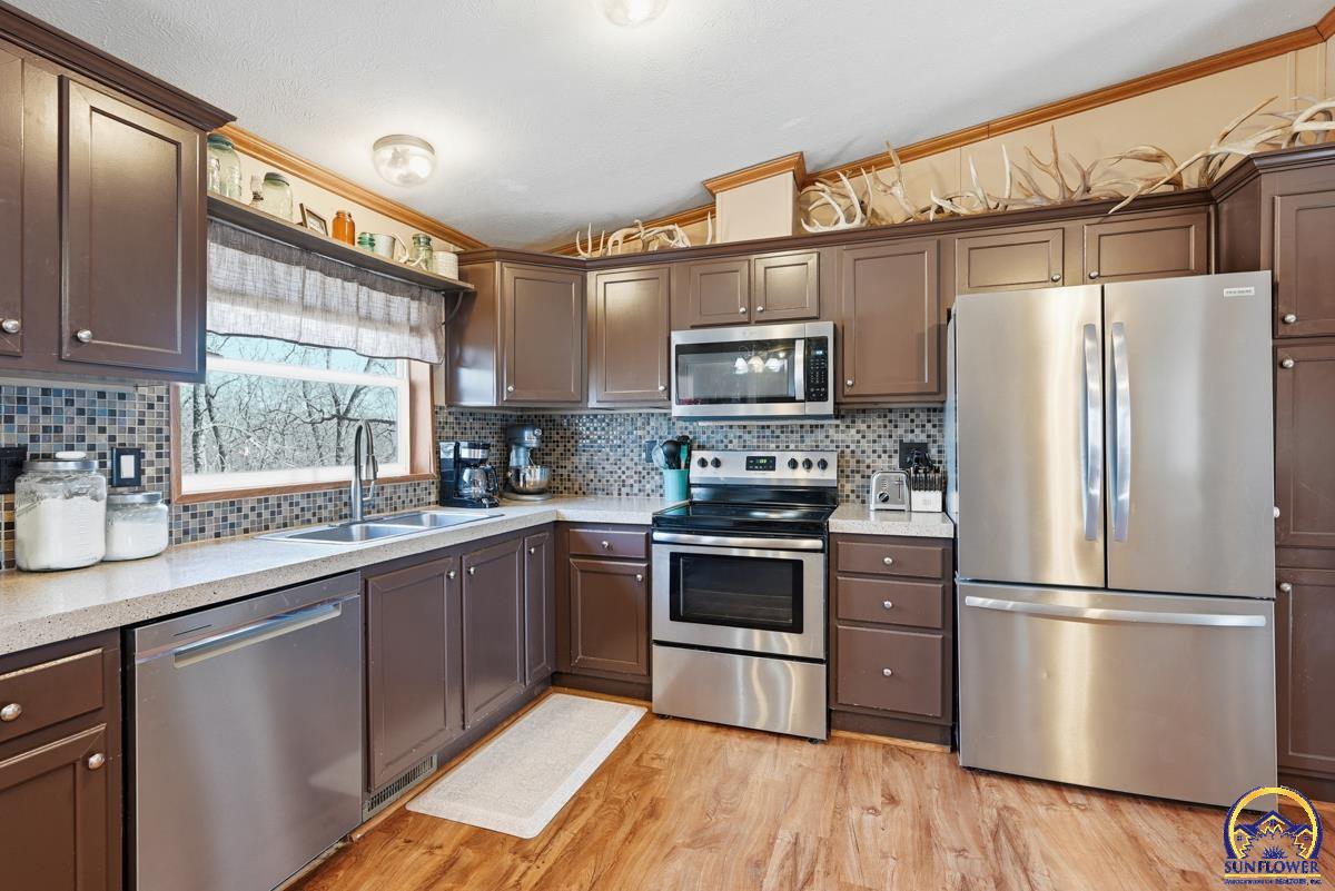 10920 South Jordan Road Wakarusa, KS 66546 - Photo 9 of 29