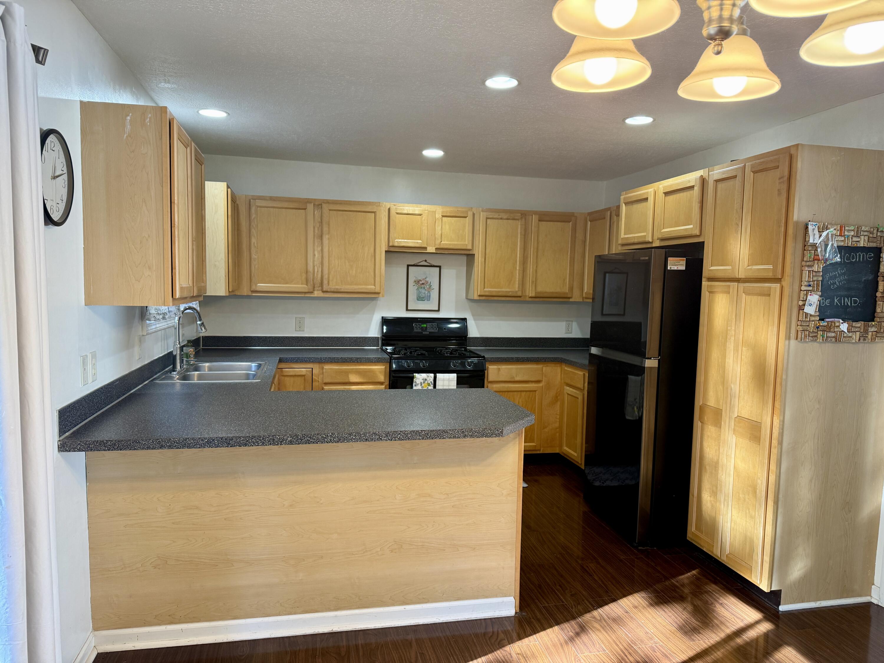 303 Wiley Road, Unit 10 Douglas, MI 49408 - Photo 34 of 43 kitchen with island