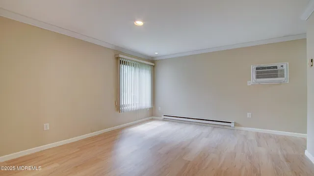 $2,000 | 30 Meadow Green Circle, Unit E, Manalapan, NJ 07726