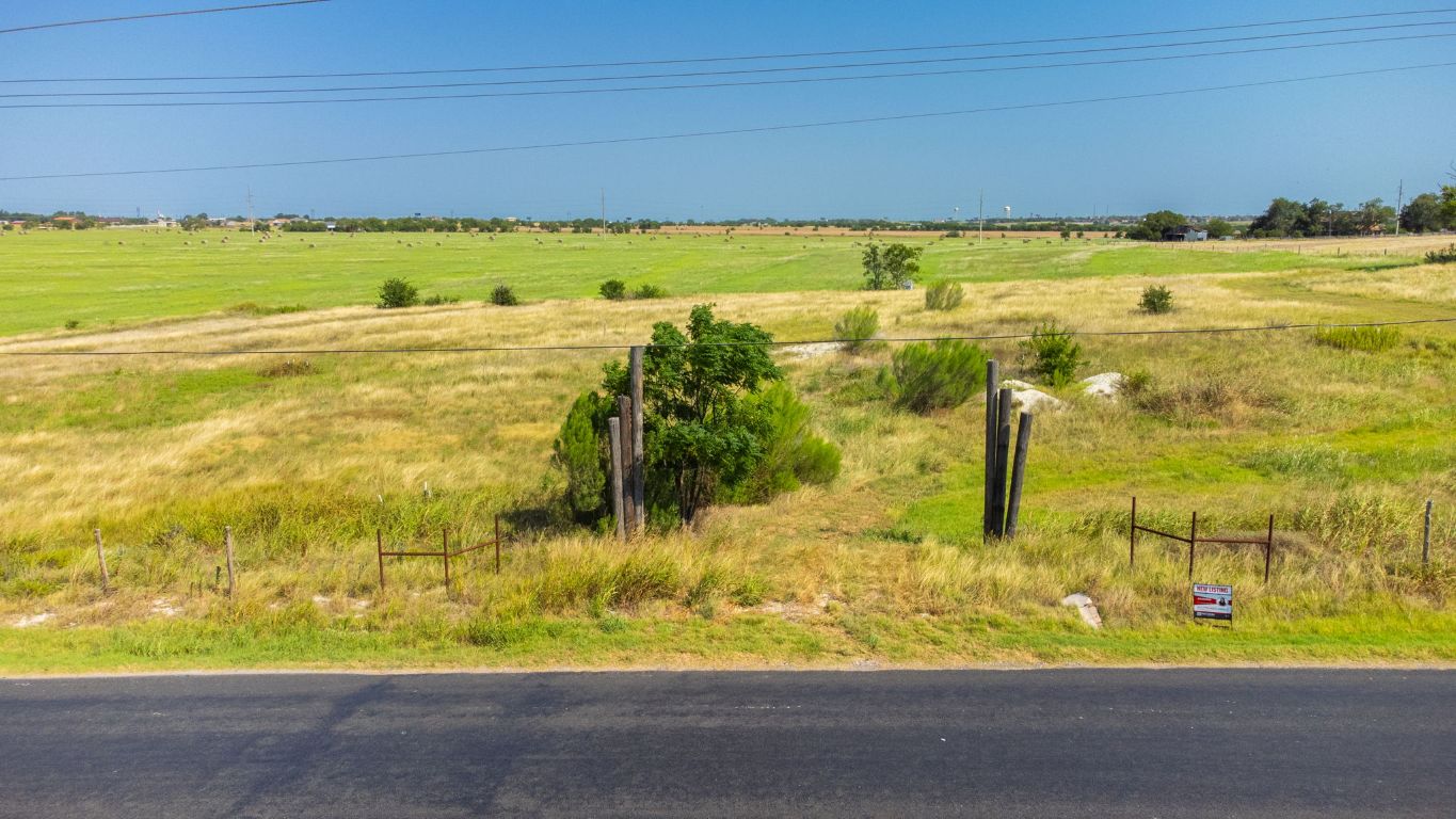 1499 County Road 311 Jarrell, TX 76537 - Photo 3 of 9 a view of an ocean view