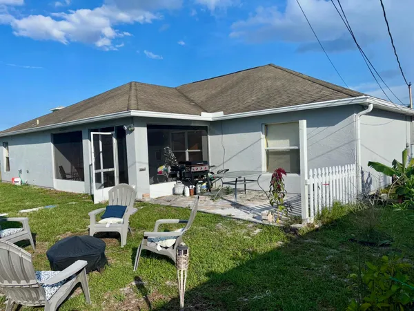$2,500 | 981 Southwest McComkle Avenue, Port St. Lucie, FL 34953