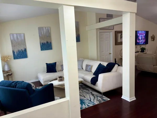 $2,500 | 981 Southwest McComkle Avenue, Port St. Lucie, FL 34953