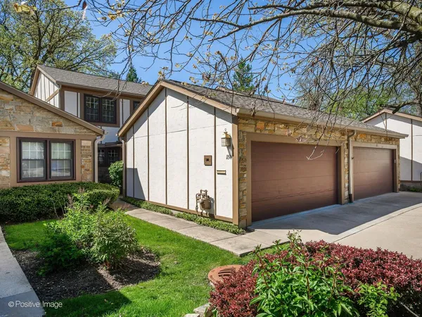 $447,400 | 1150 Oakview Drive, Wheaton, IL 60187