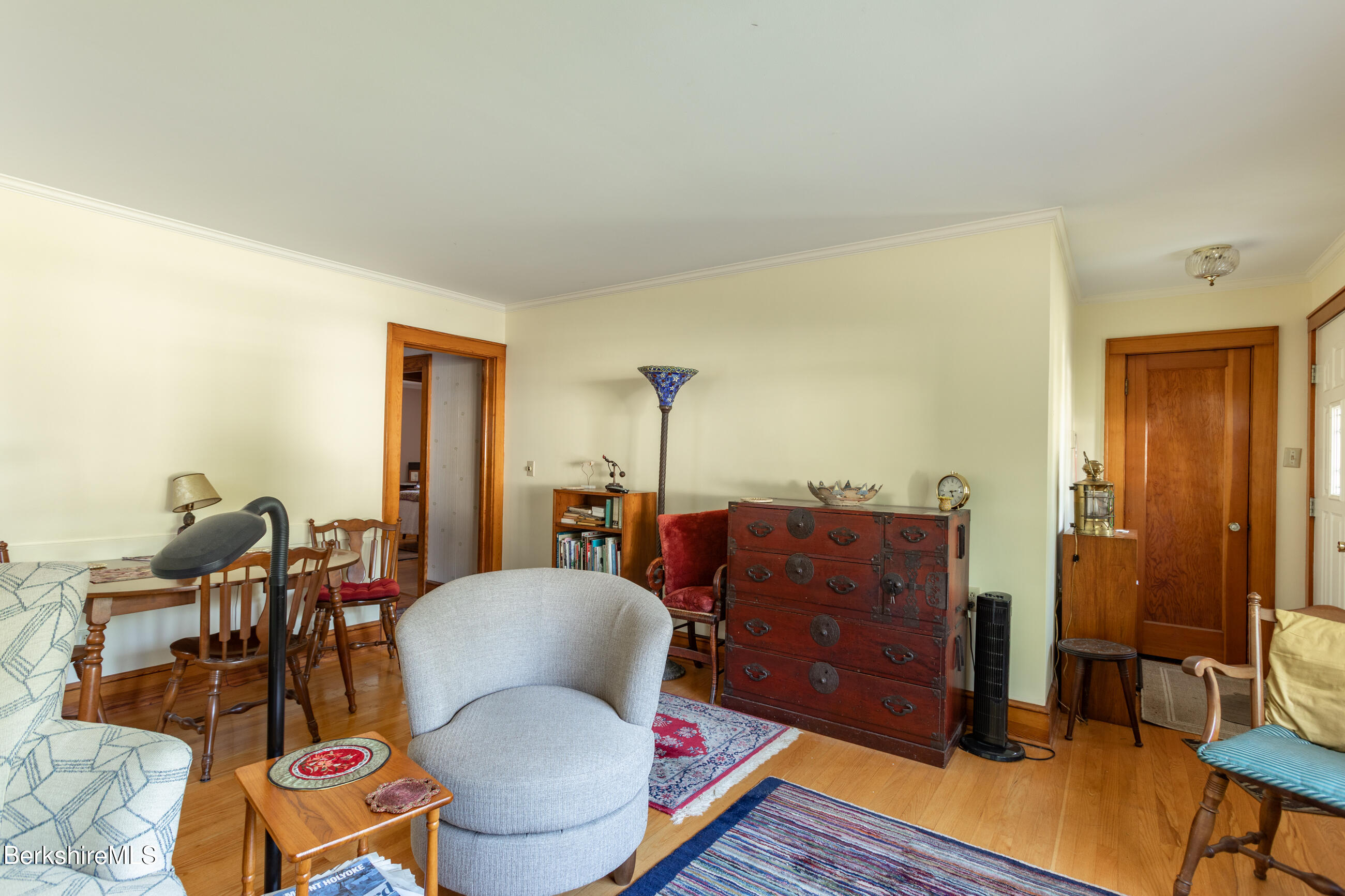 28 Adelaide Avenue Pittsfield, MA 01201 - Photo 3 of 31 image-2