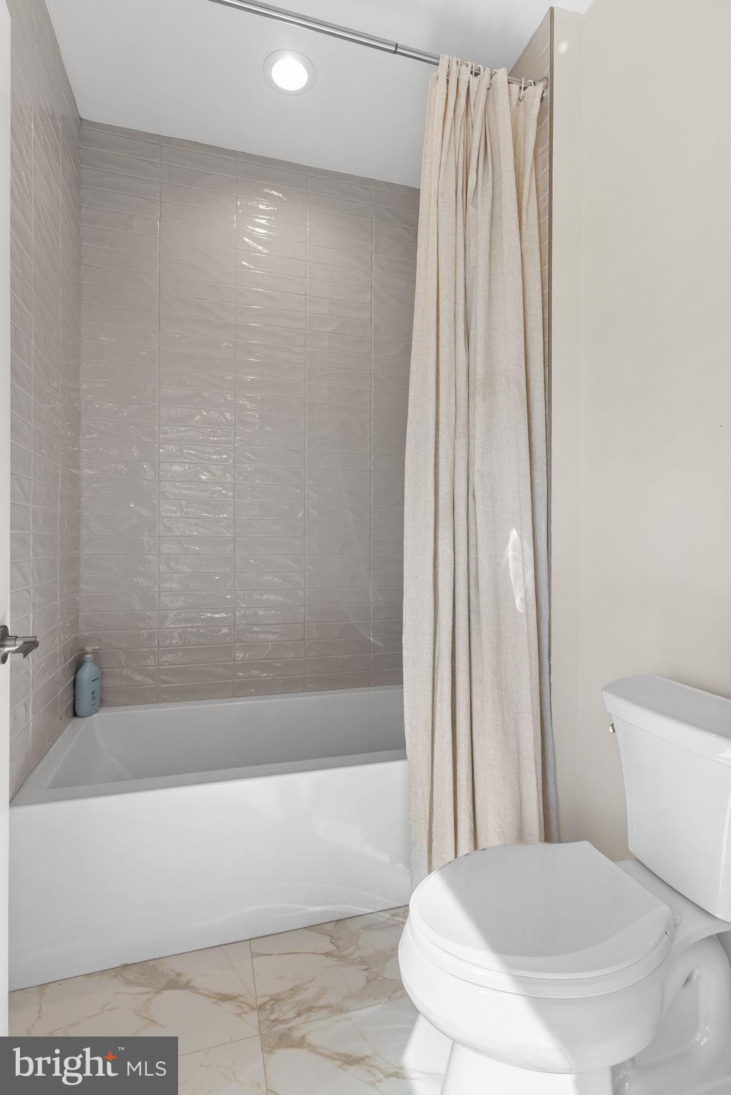 3155 Ridgeview Court Garnet Valley, PA 19060 - Photo 41 of 99 Main Level Full Bath