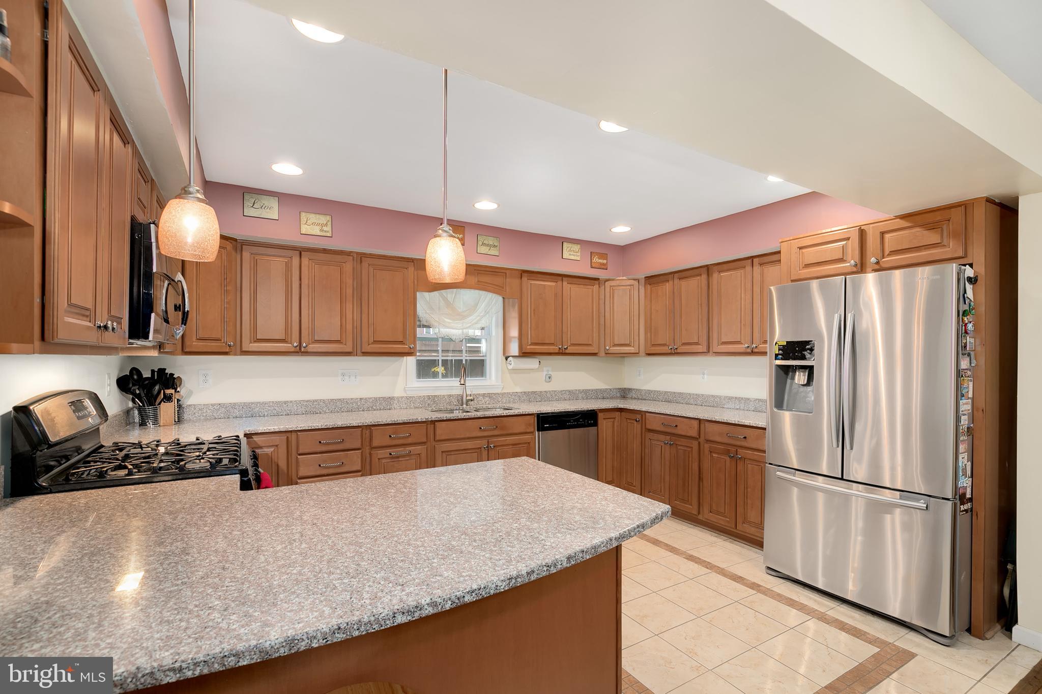8254 Vosges Road Baltimore, MD 21244 - Photo 3 of 34 Gallery Image 3