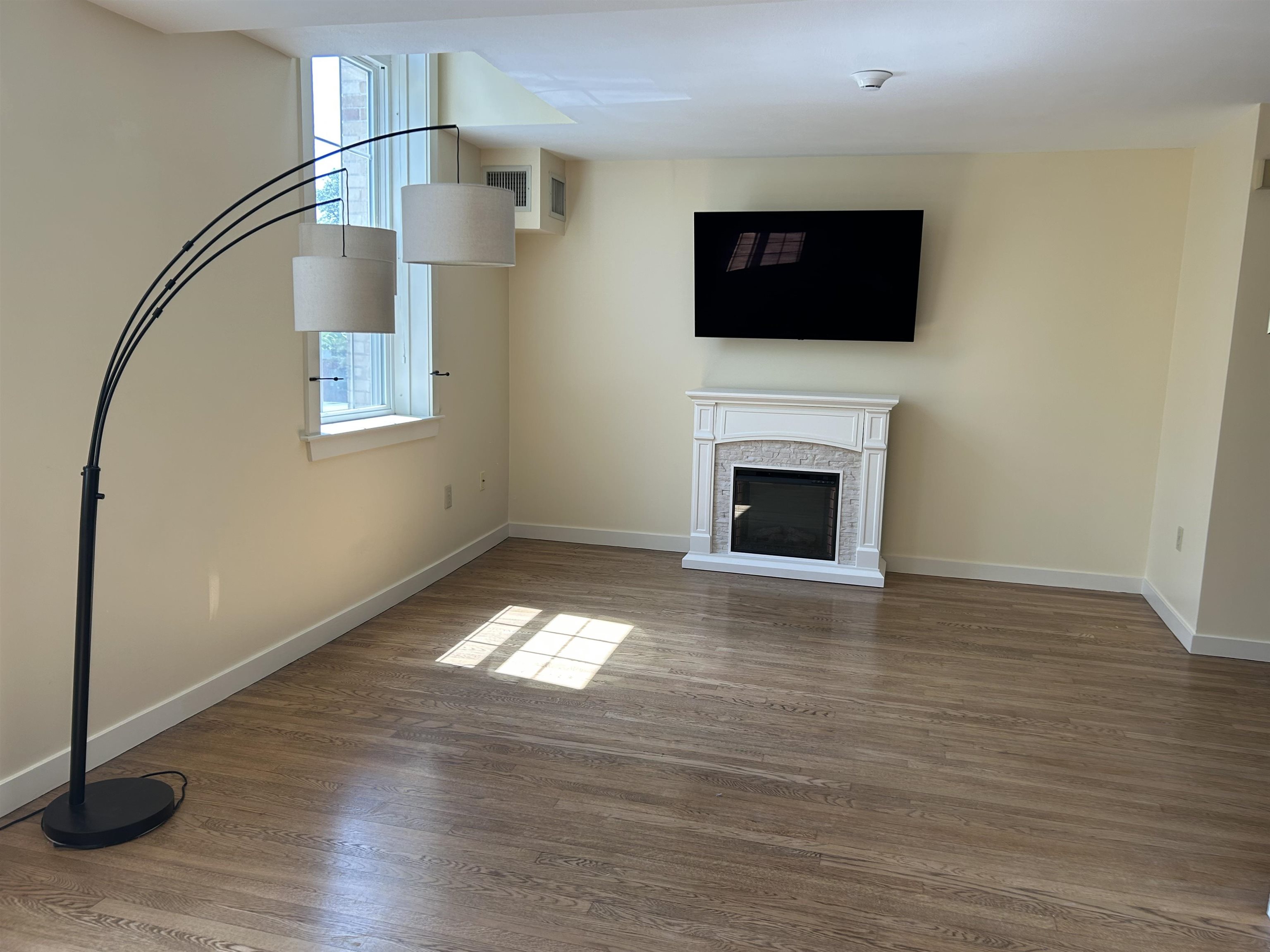 196 Water Street, Unit 18 Exeter, NH 03833 - Photo 10 of 37