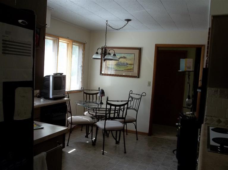 406 Ridgecrest Drive Clinton, IA 52732 - Photo 3 of 13 Gallery Image 3