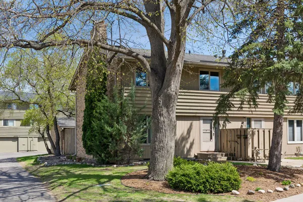 $325,000 | 173 Windsor Lane, New Brighton, MN 55112