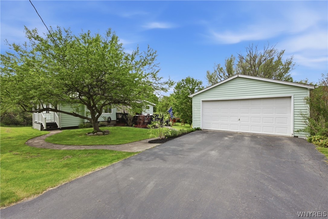 873 Grover Road East Aurora, NY 14052 - Photo 4 of 46