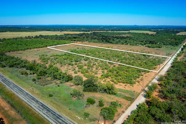 a view of a tennis court