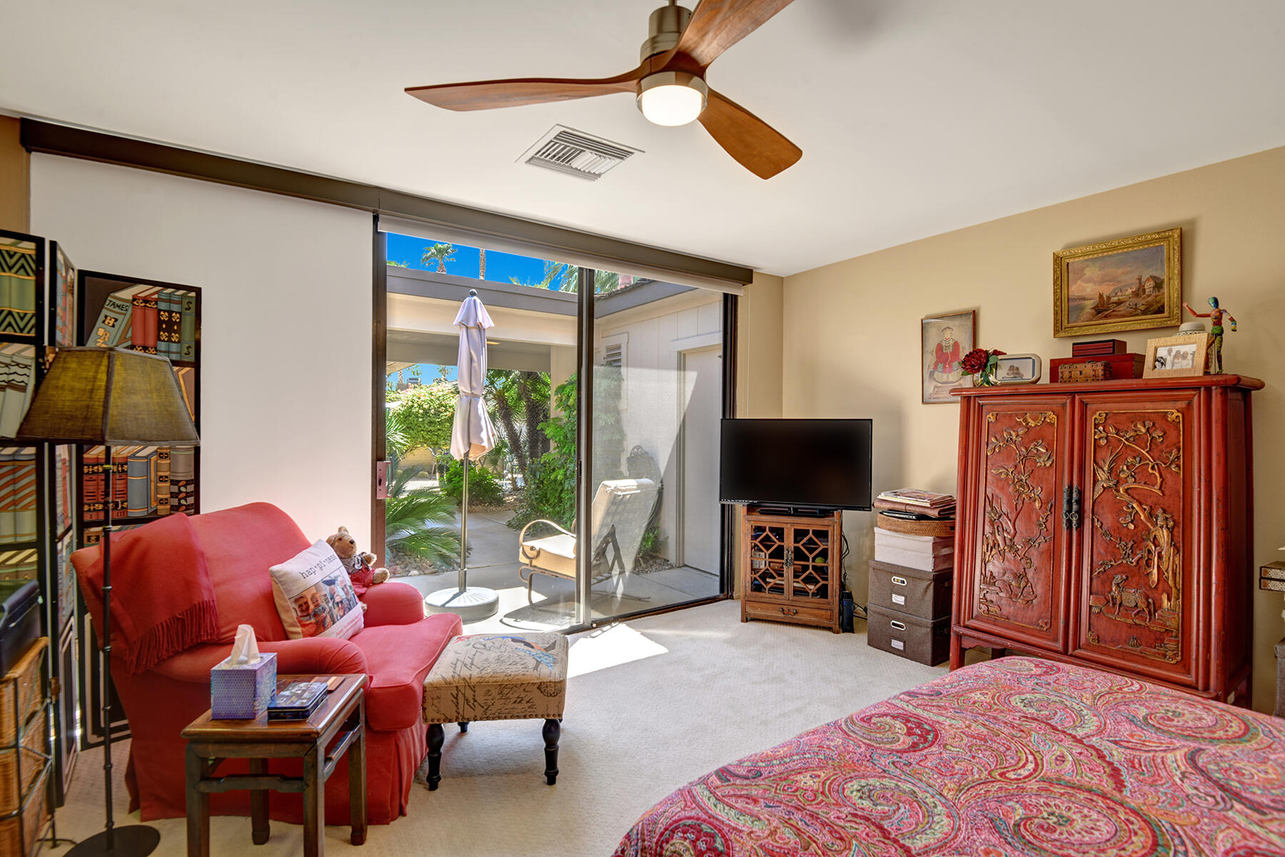 30 Duke Drive Rancho Mirage, CA 92270 - Photo 10 of 38 GUEST SUITE BED NORTH
