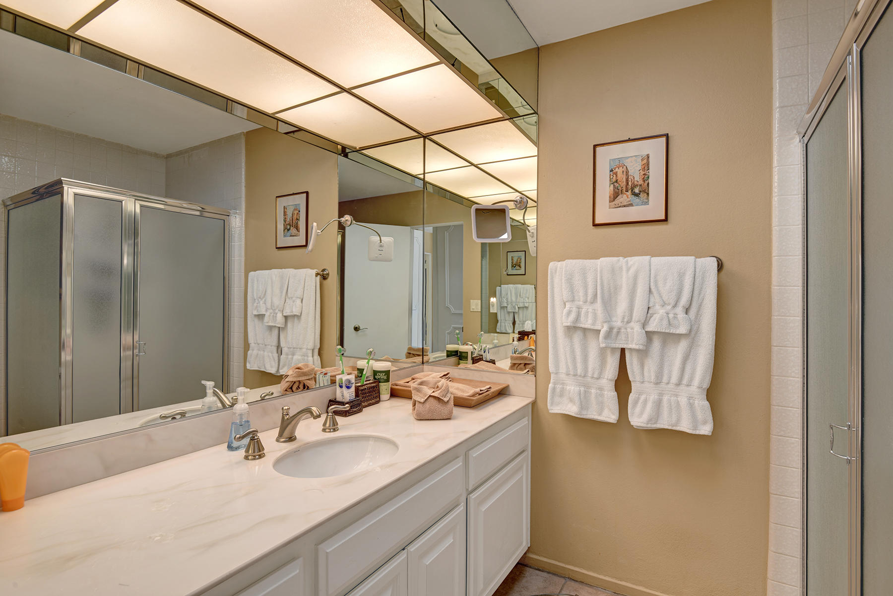 30 Duke Drive Rancho Mirage, CA 92270 - Photo 13 of 38 GUEST SUITE BATH