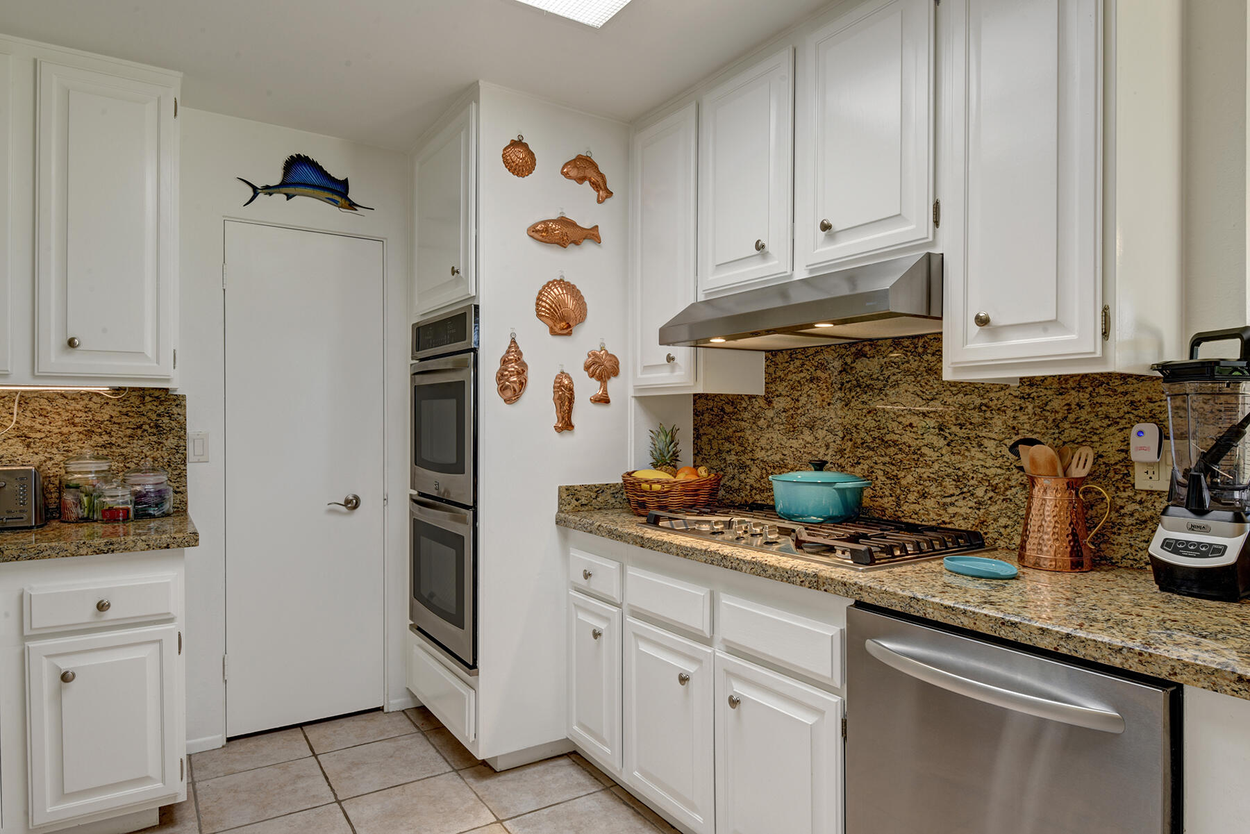 30 Duke Drive Rancho Mirage, CA 92270 - Photo 26 of 38 KITCHEN WEST