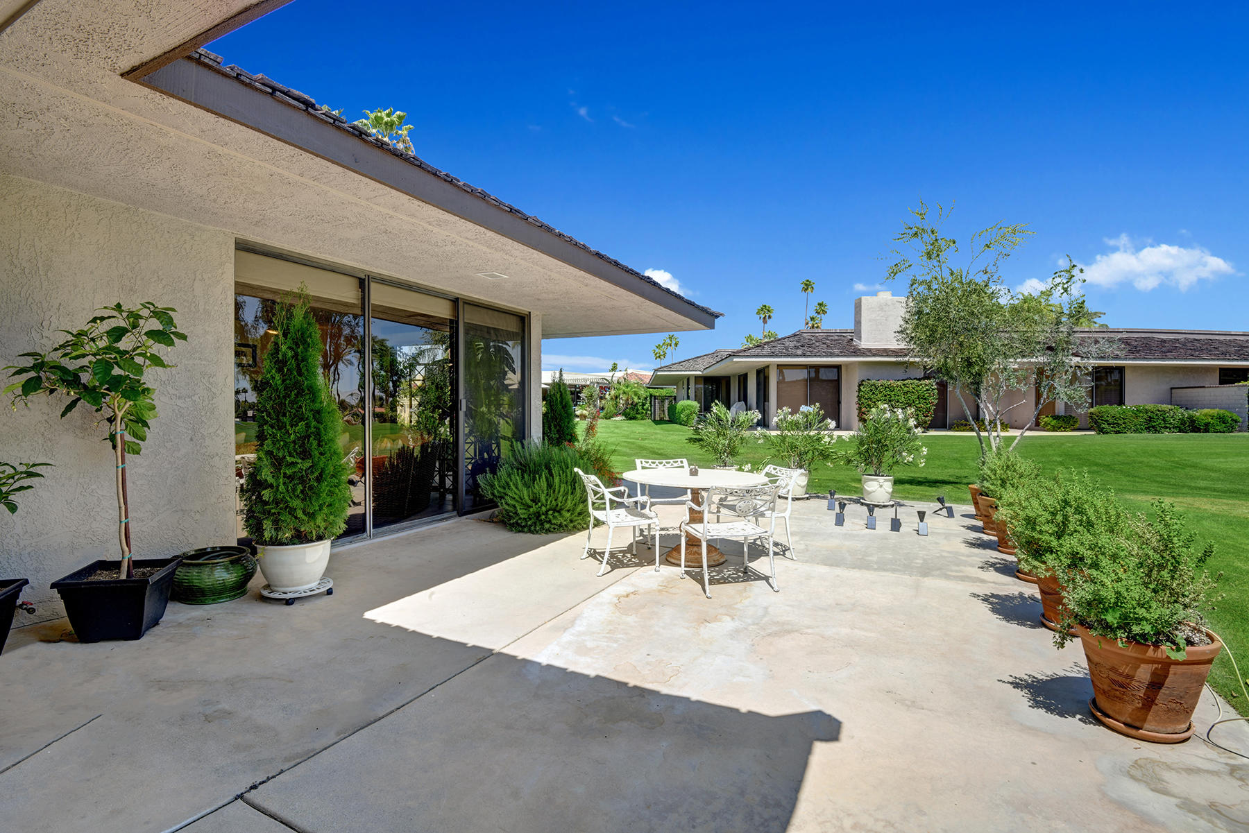 30 Duke Drive Rancho Mirage, CA 92270 - Photo 29 of 38 BACK DINING PATIO OUT MLS