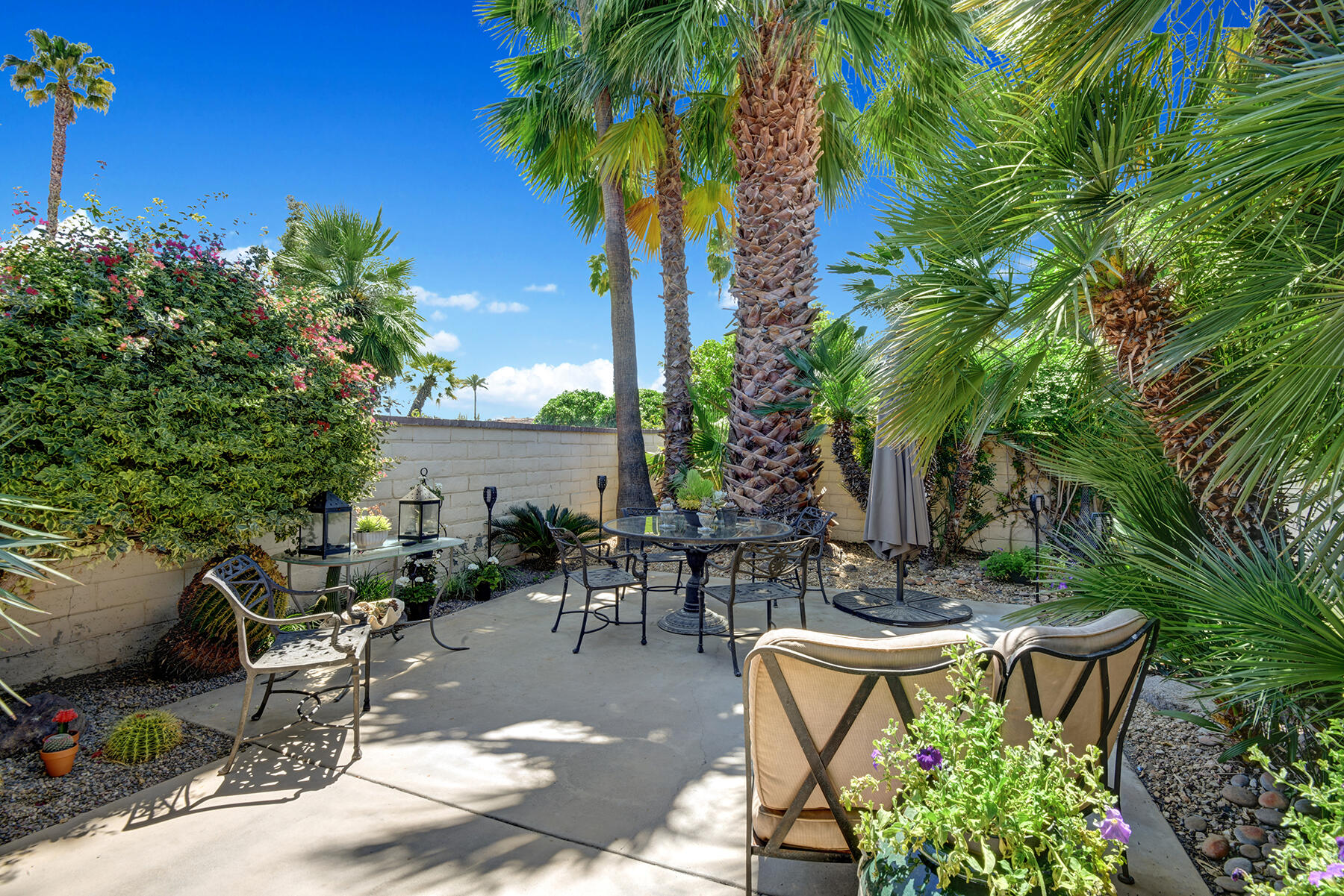 30 Duke Drive Rancho Mirage, CA 92270 - Photo 35 of 38 FRONT CORNER PATIO MLS