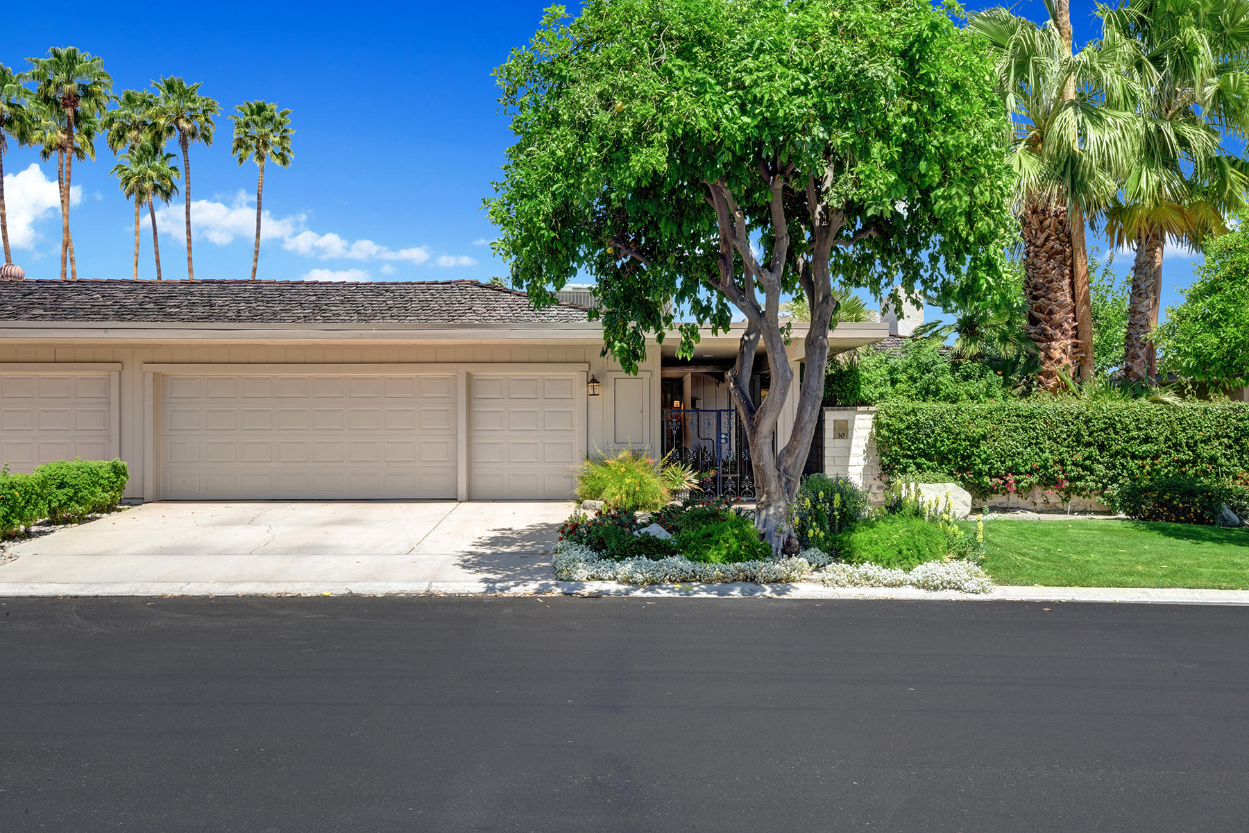 30 Duke Drive Rancho Mirage, CA 92270 - Photo 36 of 38 FRONT OF UNIT MLS